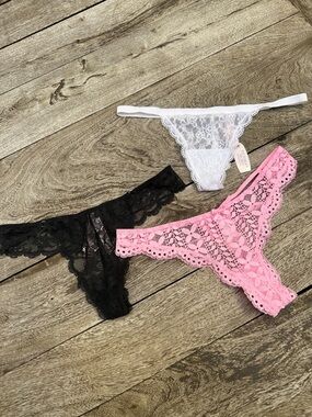 NEW Victoria's Secret Lace Thong Trio - Small - Pink, Black, White